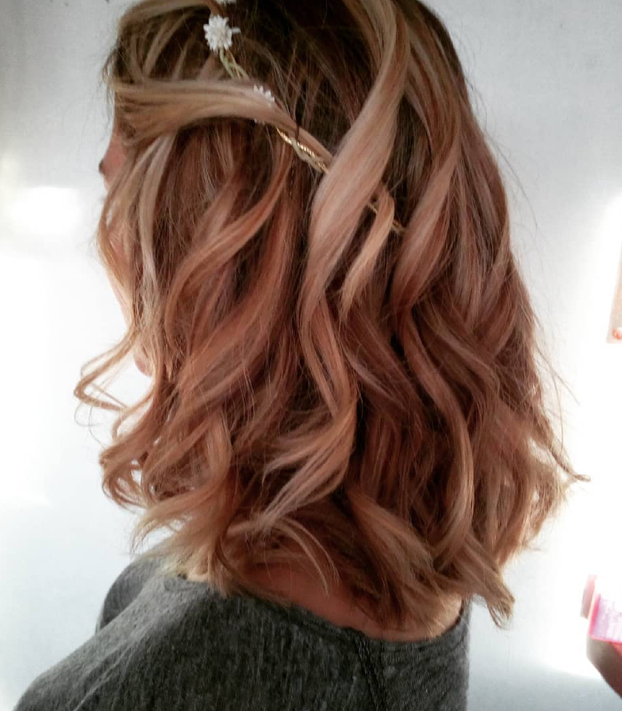 Coiffure ondulée réalisée par Annie C dans l’Hair pour mariage ou événement à Longeville-sur-Mer